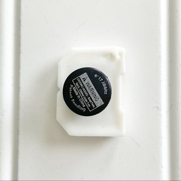 Jibbitz Letter B Charm for CROCS - Official Jibbitz! - Picture 2 of 3